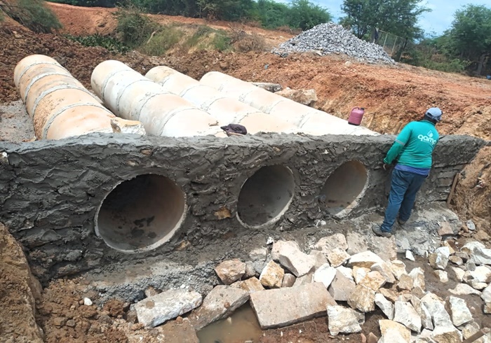 Construção de ponte na Lagoa do Tirano, em Maniçoba Velha, está em ritmo acelerado