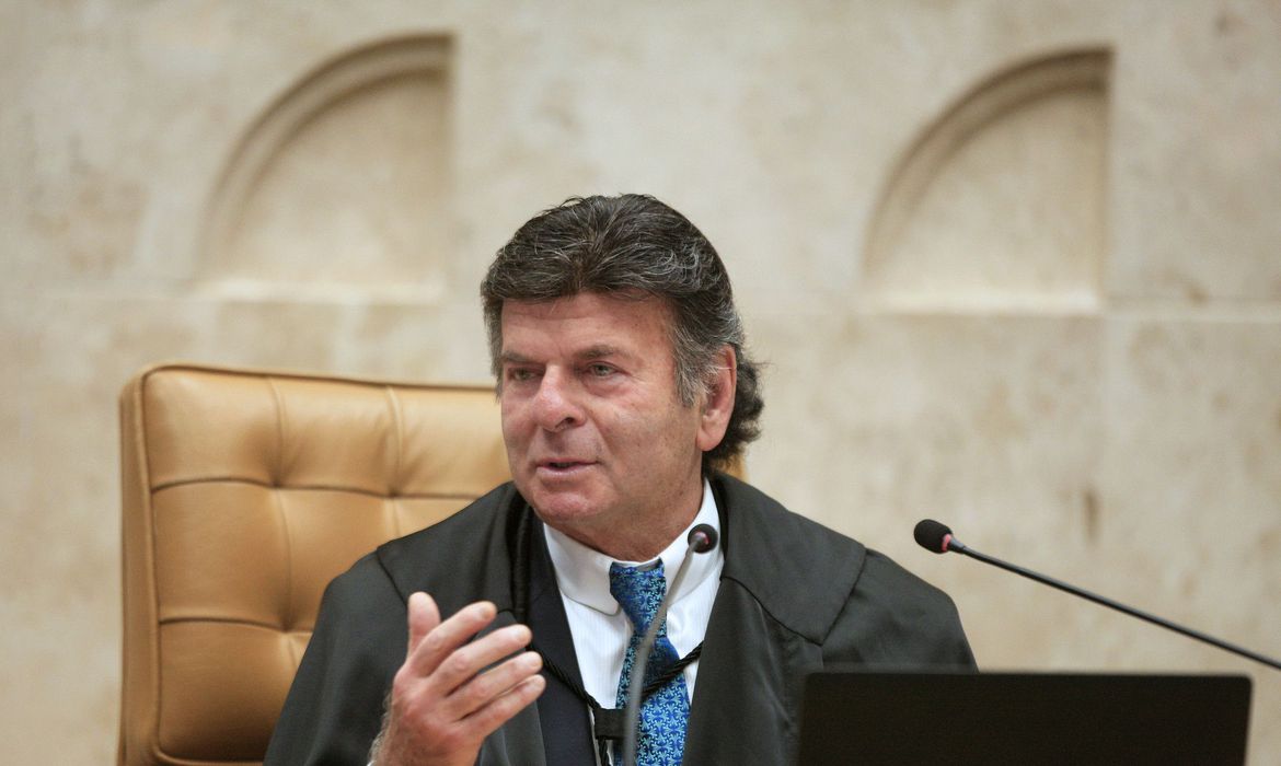 Fux elogia condução de Moraes em inquérito das fake news: “Sério e competente”