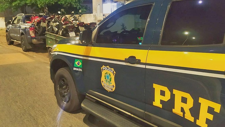 Motorista que transportava três motos adulteradas é detido pela PRF em Afrânio