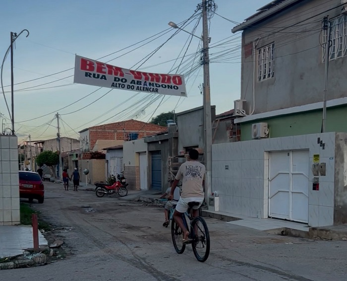 De "Rua do Abandono" à dignidade: Projua transforma a realidade da Rua Santo Antônio no Alto do Alencar