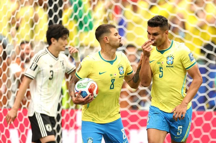 Brasil vira sobre o Japão e avança para as oitavas da Copa do Mundo