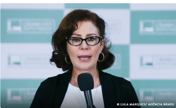 Justiça manda prender jornalista perseguido por Carla Zambelli