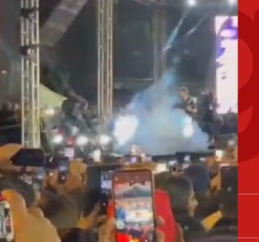  Estrutura de palco desaba durante show de Amado Batista em festa de São João na Bahia