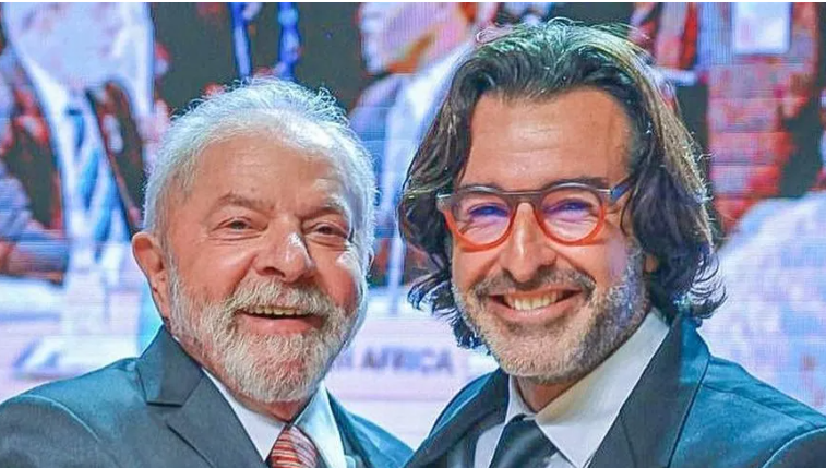 Lula faz trocas e exonera fotógrafo para reforçar equipe de campanha