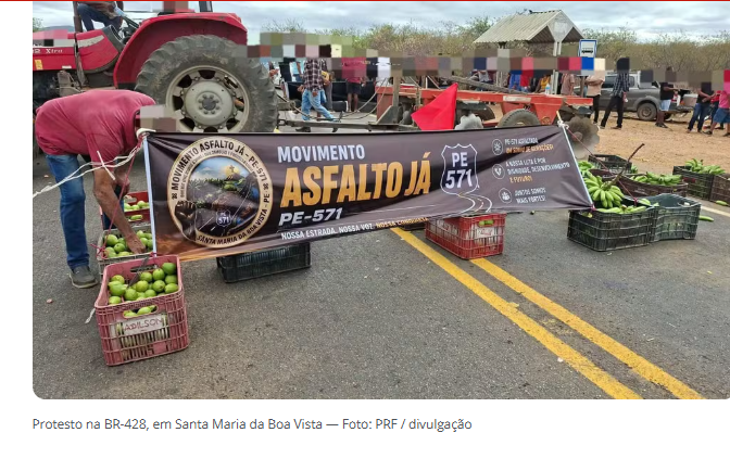 Agricultores fecham BR-428 em Santa Maria da Boa Vista e cobram pavimentação da PE-571
