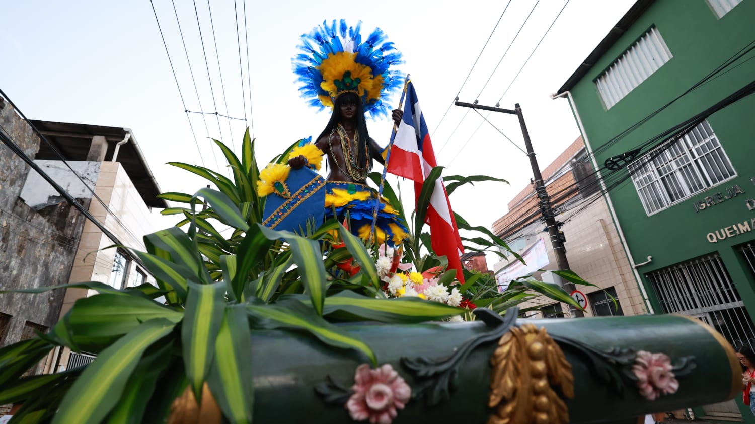 Lapinha amanhece tomada por multidão e celebração marca festejos do Dois de Julho, no Centro Histórico de Salvador