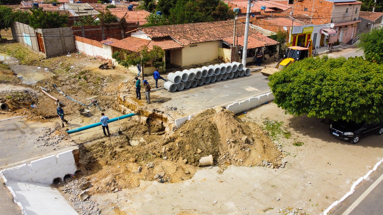 Prefeitura de Juazeiro inicia drenagem no bairro Dom José Rodrigues para acabar com problema que já dura mais de 40 anos