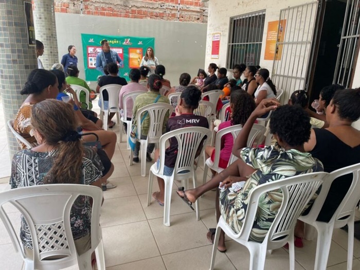  Prefeitura de Juazeiro promove conscientização de combate à dengue com moradores do bairro Itaberaba assistidos pelo CRAS 