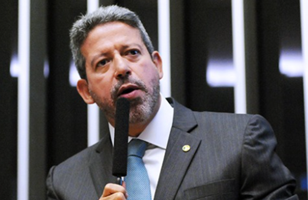 Presença de Lira no Alvorada enterra qualquer chance de impeachment de Lula