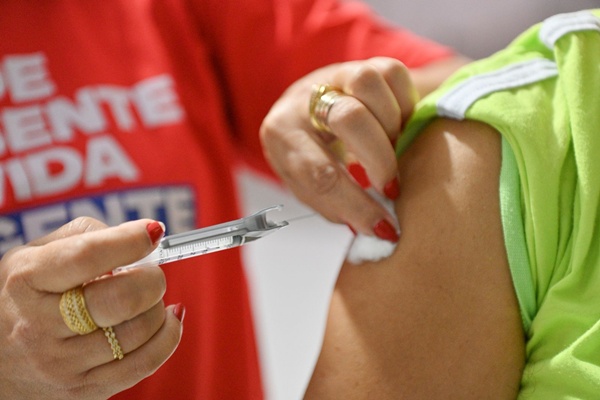 Corujão da Vacinação garante proteção contra a influenza e reforça último dia da campanha ampliada nesta quarta-feira (17)