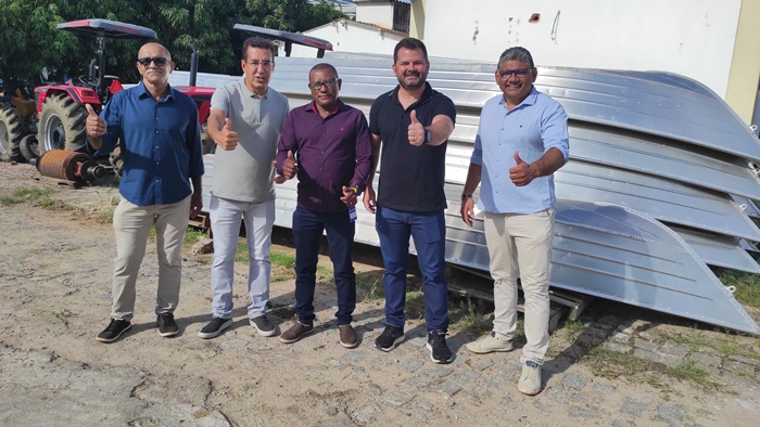 Prefeitura de Sento-Sé recebe barcos da Codevasf via proposição do deputado Ângelo Coronel Filho