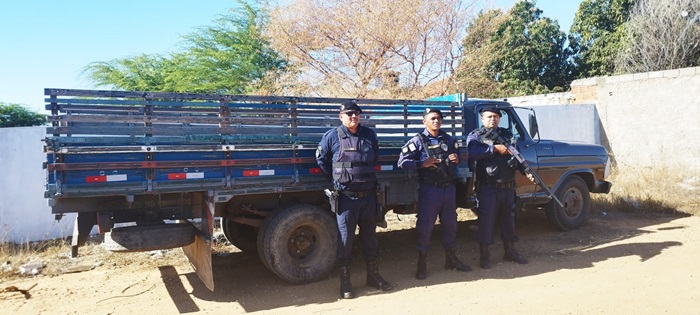 Guarda Municipal de Juazeiro encontra caminhão roubado e veículo é devolvido ao dono