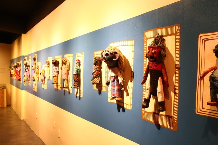 Exposição “Das Mãos de Assis” está em cartaz na galeria Ana das Carrancas