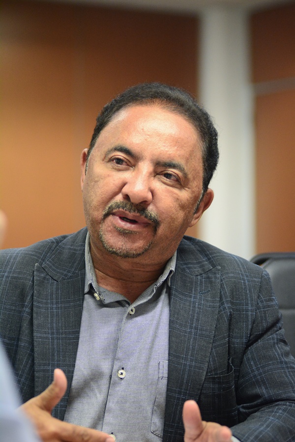 Deputado Roberto Carlos propõe gratuidade da 2ª via de documentos para desempregados e isenção na renovação da CNH 
