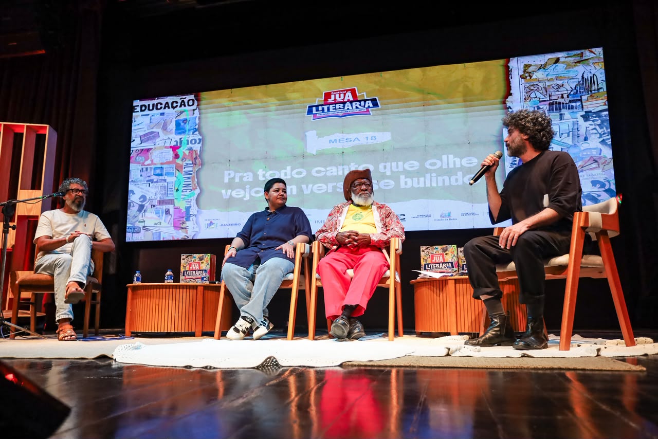 Projua na Educação: Entre versos, memória e educação, Tenda das Palavras encerra Juá Literária com debates que inspiram o futuro