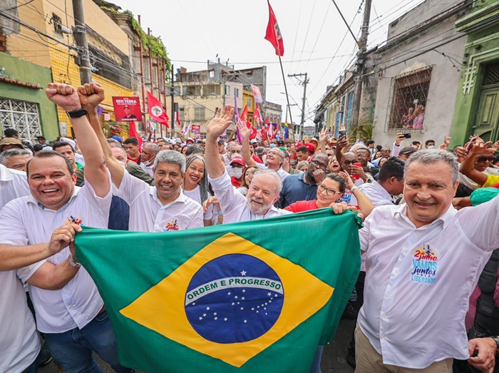 2 de Julho: "alegria para a Bahia voltar a fazer o que fez há quase 200 anos", destaca Jerônimo no Largo da Lapinha