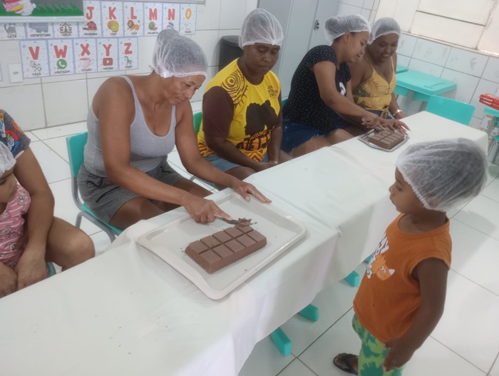 Mais Amor por Elas: Prefeitura de Juazeiro oferta curso de chocolates para mulheres quilombolas e estimula empreendedorismo 