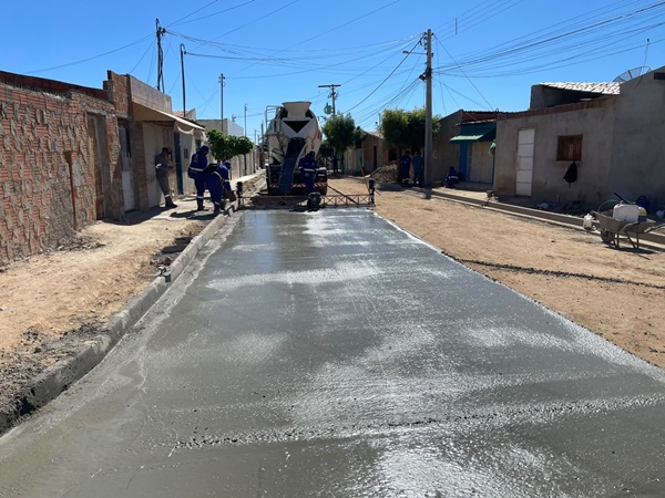 Projua: Obras de pavimentação avançam no bairro Itaberaba e moradores já comemoram os primeiros resultados da transformação