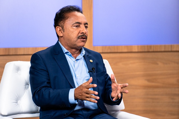 Deputado Roberto Carlos propõe cota de emprego em contratos públicos para pessoas em situação de rua