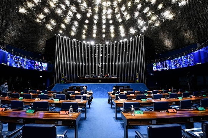 Multados em R$ 444 mil pelo Ibama, senadores votam leis com impactos ambientais