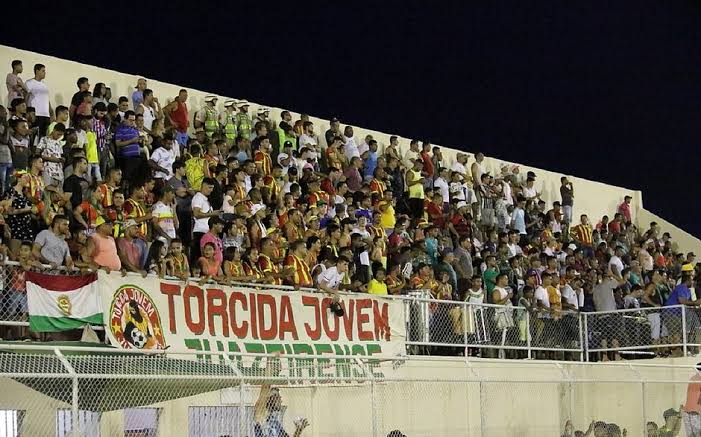 Após período sem público por conta da pandemia, estádio Adauto Moraes vai voltar a receber torcida neste domingo (23)