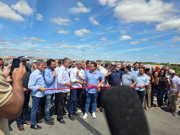 "Momento histórico de Juazeiro a inauguração da primeira etapa da obra Travessia Urbana que vai se transformar no Complexo Viário", afirma prefeito Andrei