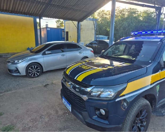Homem é detido pela PRF com carro roubado na BR-116, em Salgueiro